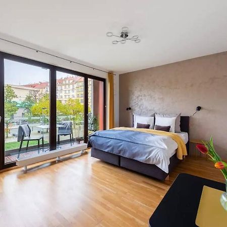 Apartment W/ Free Garage Parking Prague Extérieur photo