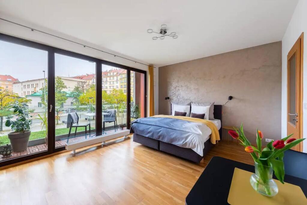 Apartment W/ Free Garage Parking Prague Extérieur photo