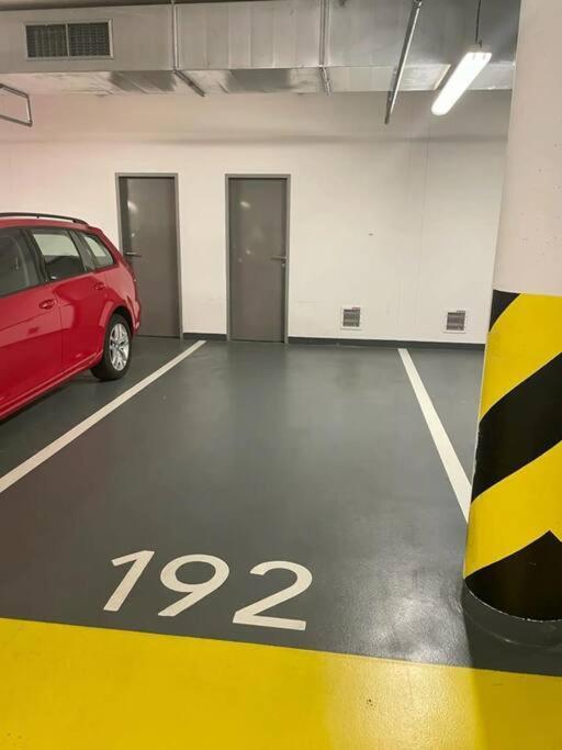 Apartment W/ Free Garage Parking Prague Extérieur photo