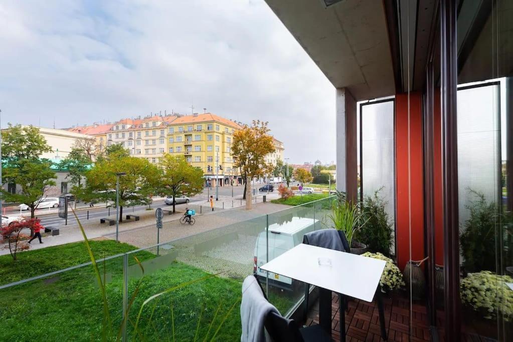 Apartment W/ Free Garage Parking Prague Extérieur photo